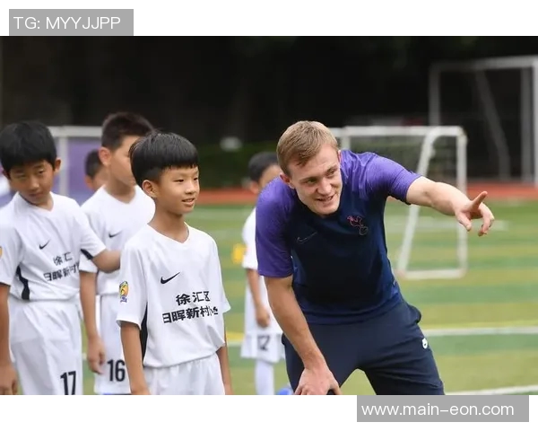 摩腾足球引领新潮流助力青少年成长与梦想实现